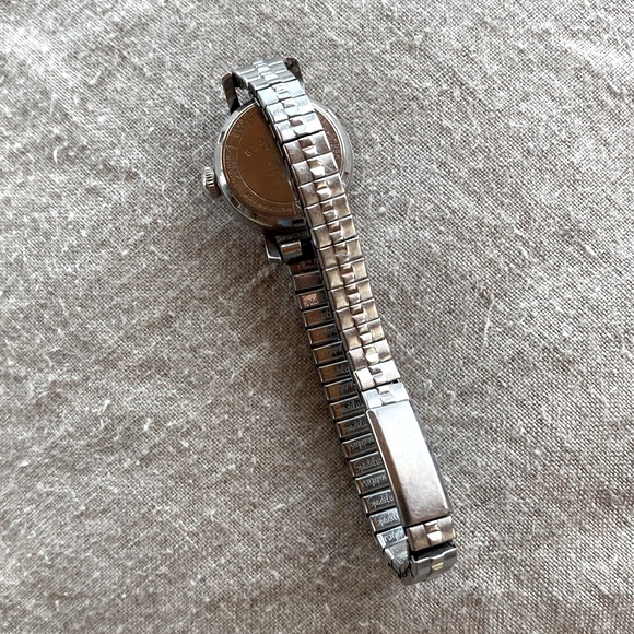 Mid Century Bulova Watch - Picture 3 of 8